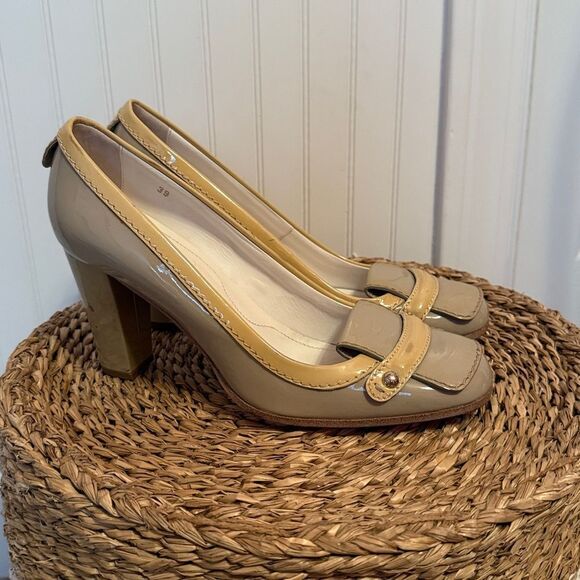 Tod's Grey Taupe Patent Leather Stacked Heels with Buckle - 39 - Great Condition - Picture 4 of 13